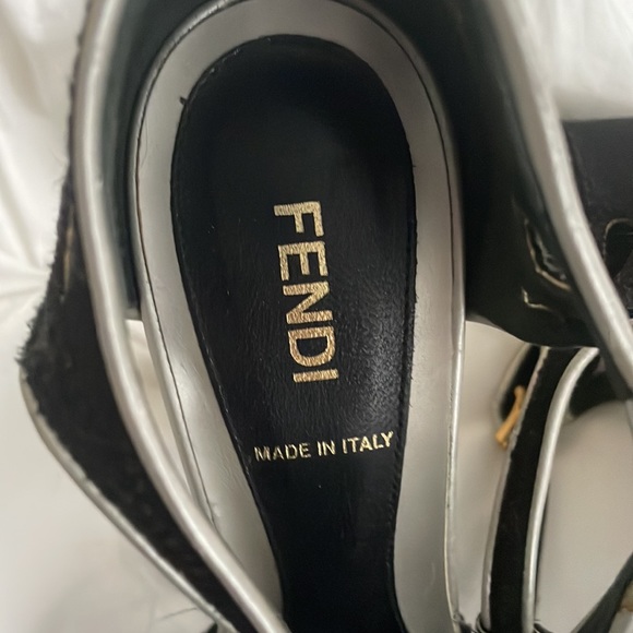 Fendi T strap suede black pumps - Picture 6 of 9